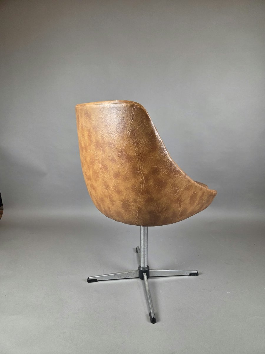 Set Of Four Tulip Chairs In Faux Leather With Chrome Bases, Circa 1970-photo-2