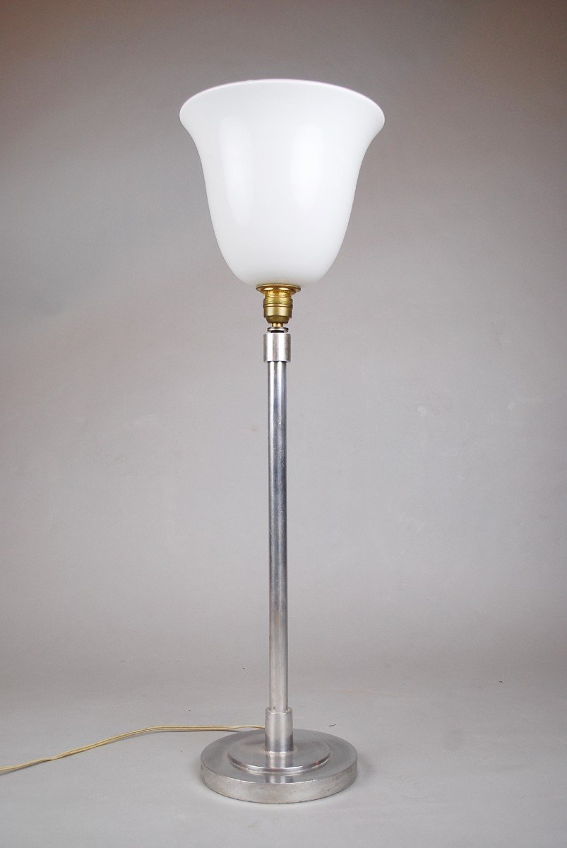 Lampe Mazda, Métal Chromé Et Opaline Blanche