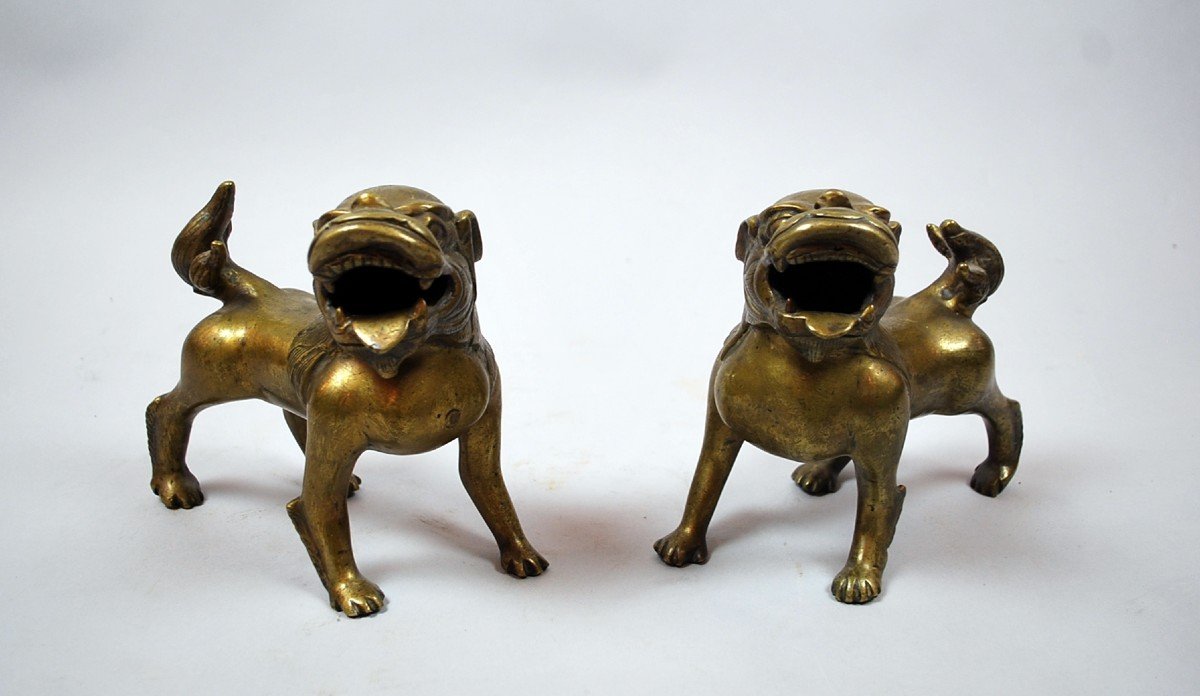 Paire De Chiens En Bronze