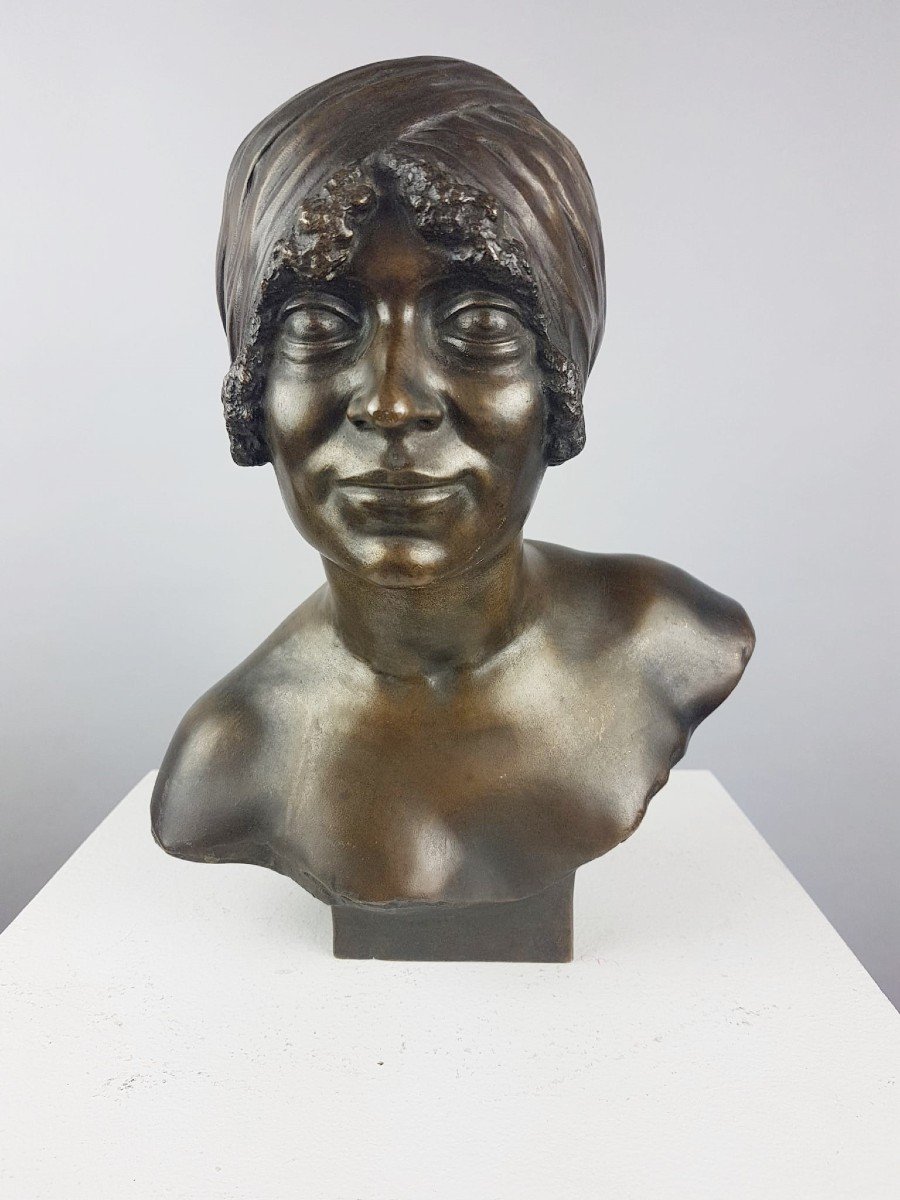 Matton A. Buste d'Africaine, Bronze à Patine Brune