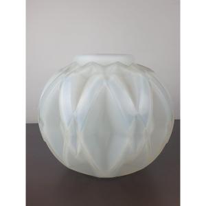 André Humebelle, Opalescent “prism” Vase Circa 1930