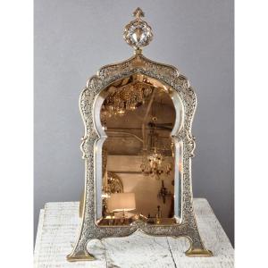 Susse Frères Paris, miroir en cuivre finement ciselé