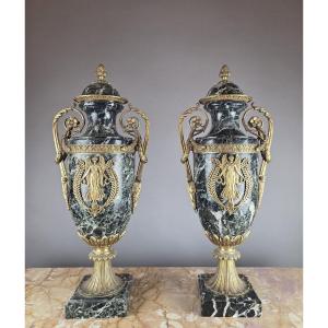 Paire de cassolettes en marbre et bronze doré, 19th