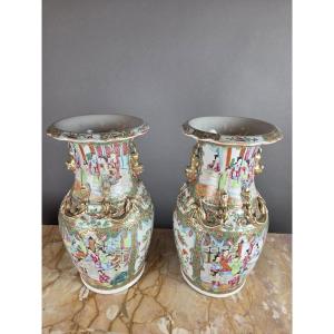 Paire de vases Chine en porcelaine polychrome, 19th