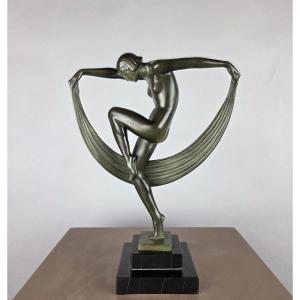 Signé Denis pour les ateliers Max Leverrier, sculpture Art Déco en bronze à patine verte