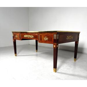Grand bureau de style Louis XVI en acajou et bronze doré, 19th
