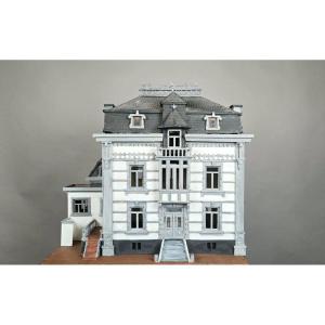 Maquette de maison en bois peint, début 20th