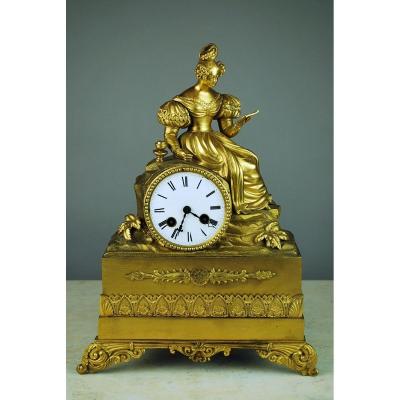 Small Napoleon III Clock In Gilt Bronze