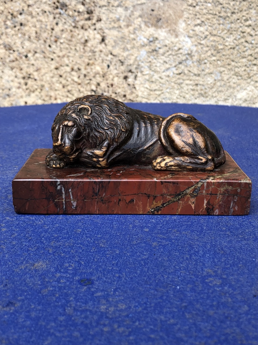 18th Century Carved Wooden Reclining Lion -photo-4