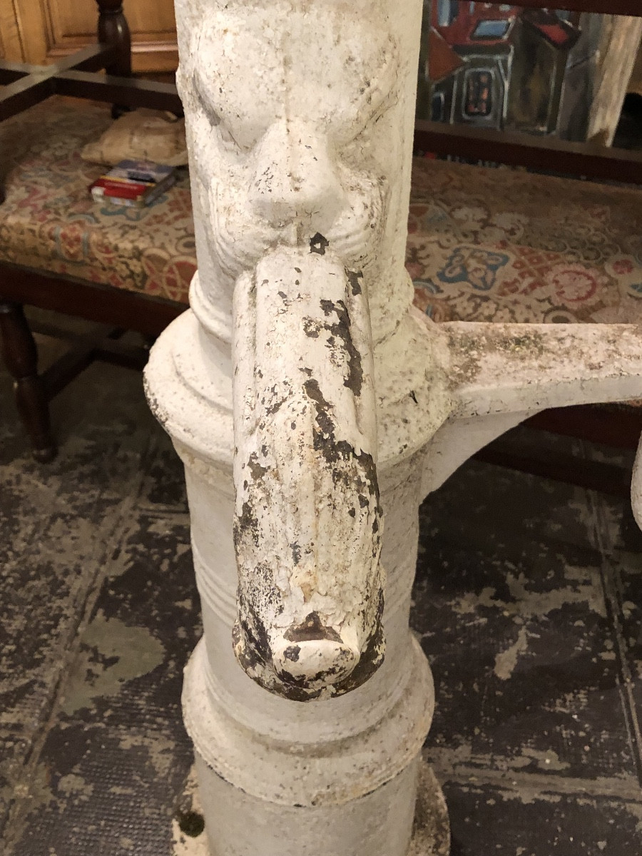 Importante Pompe à Eau en Fonte à décor de Mufle de Lion XIX ème -photo-4
