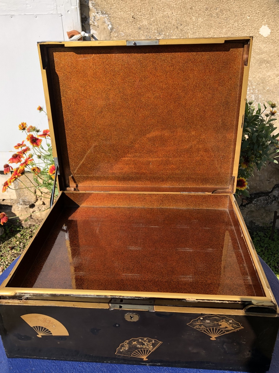 Lacquer Travel Box With Mount Fuji & Cranes Decor, Japan, 19th Century -photo-2