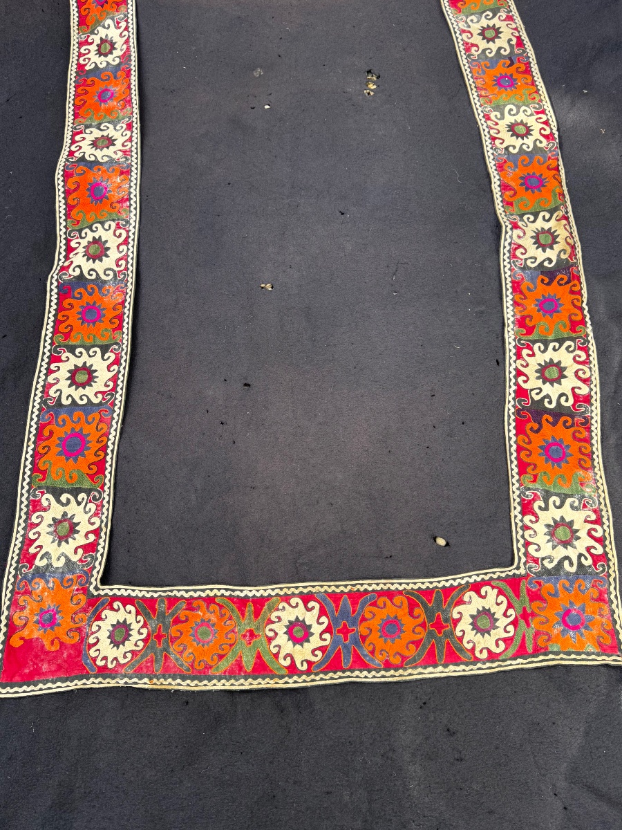 Portière SUZANI  UZBEK , Broderie Aux Grandes Guls fin XIX ème  vers 1900-photo-2