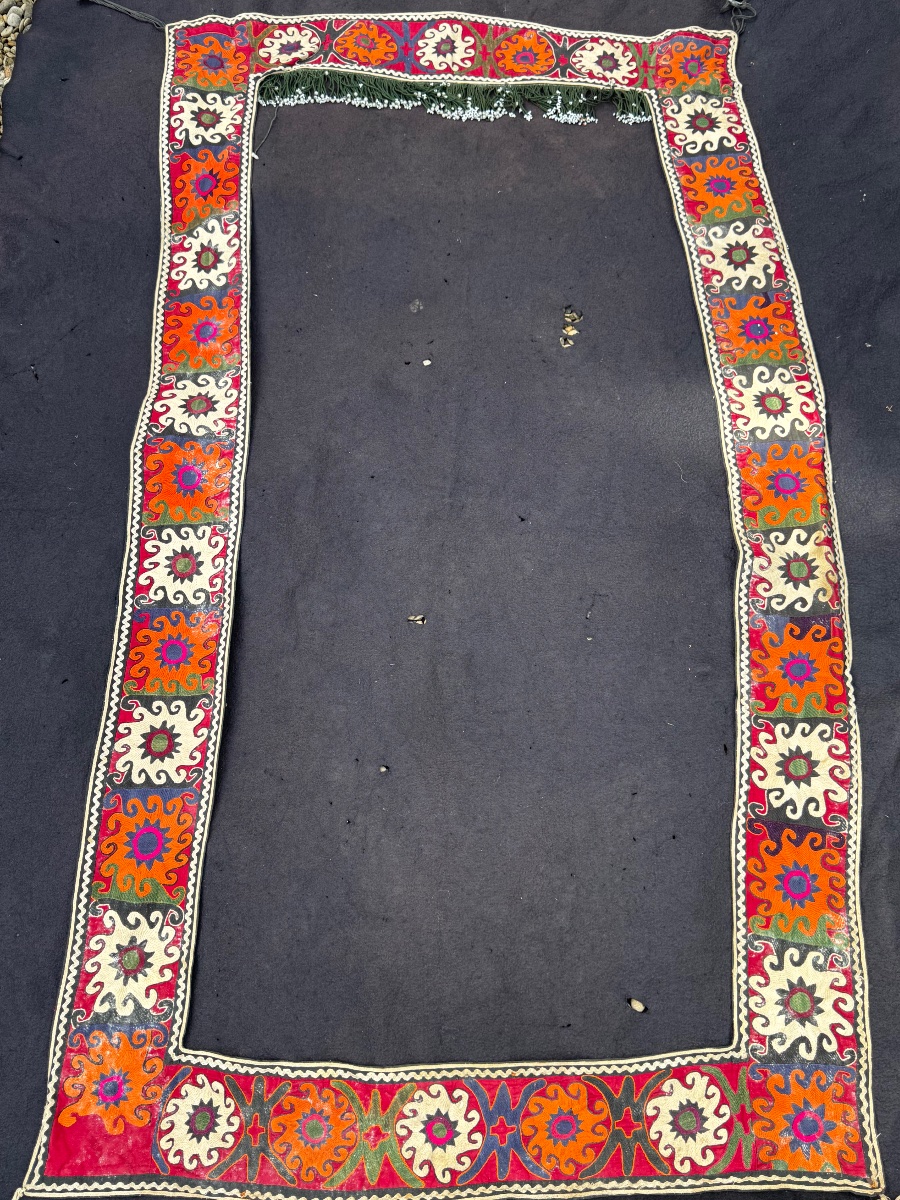 Portière SUZANI  UZBEK , Broderie Aux Grandes Guls fin XIX ème  vers 1900-photo-3