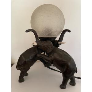 Lampe en bronze art deco