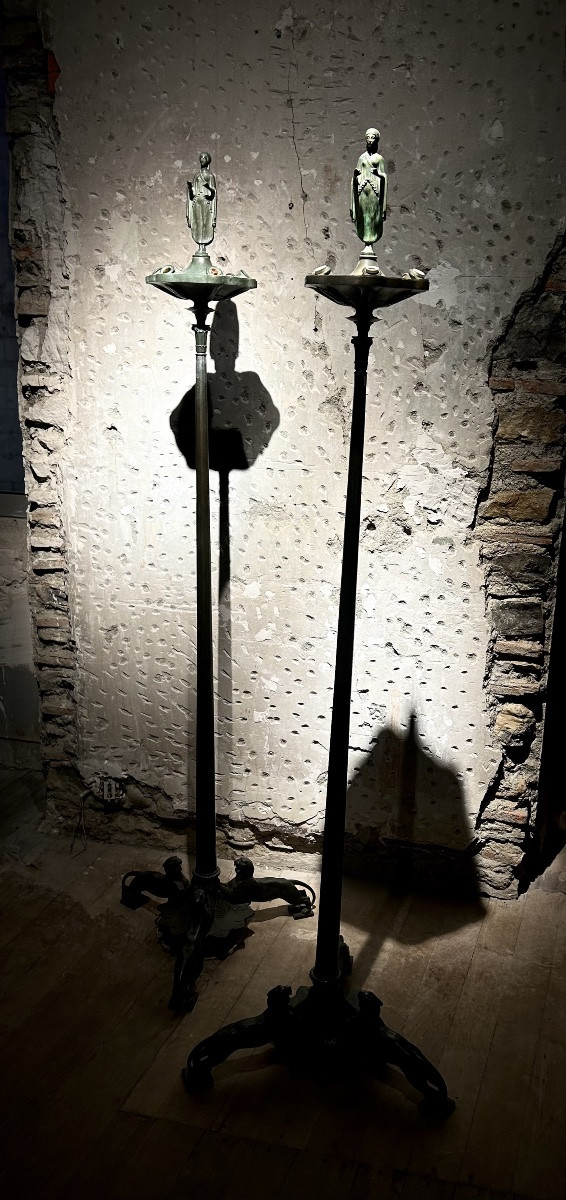 Pair Of Antique-style Bronze Floor Lamps -photo-2