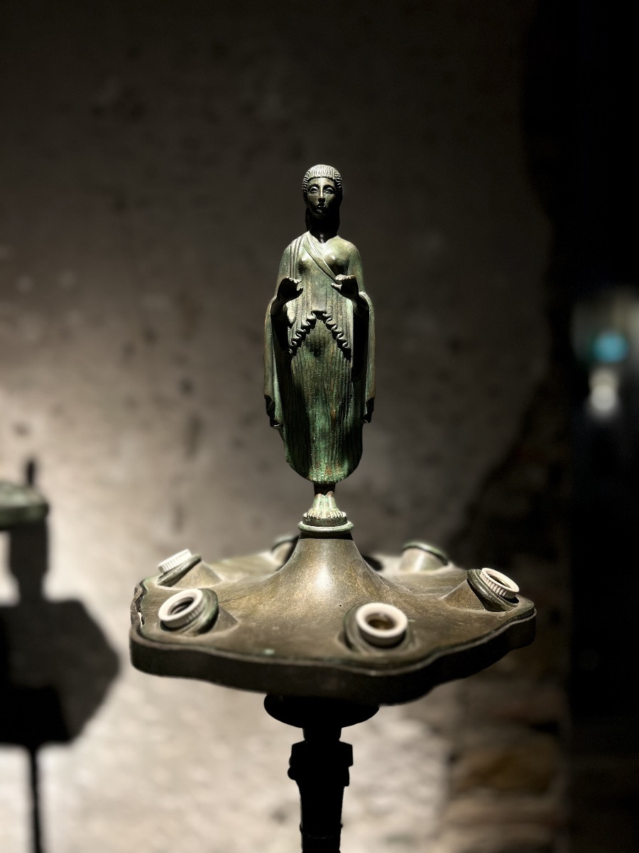 Pair Of Antique-style Bronze Floor Lamps -photo-1