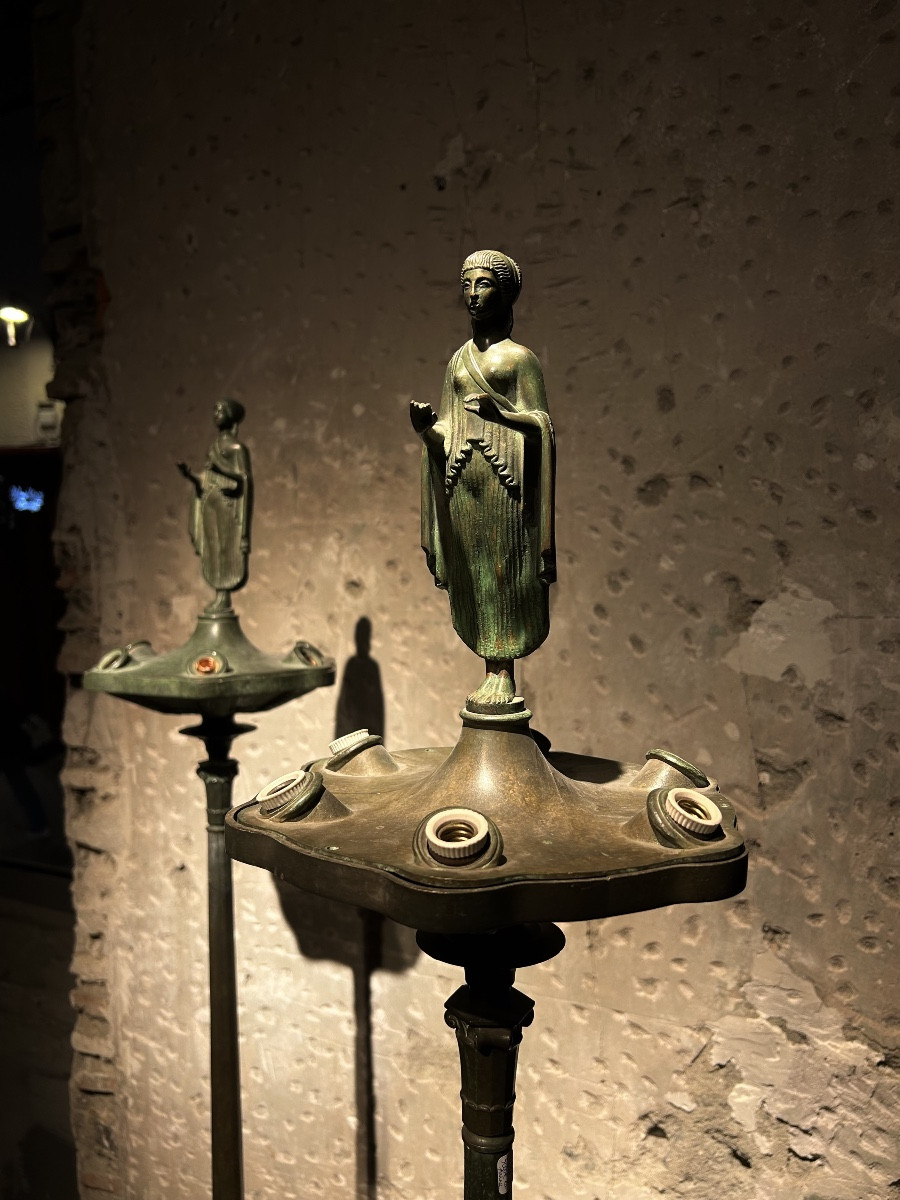 Pair Of Antique-style Bronze Floor Lamps -photo-4