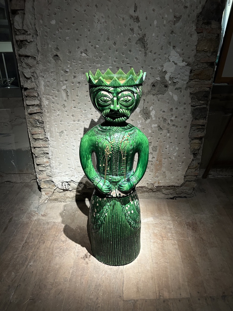 Roland Zobel - Grande sculpture en céramique d’un Roi-photo-2