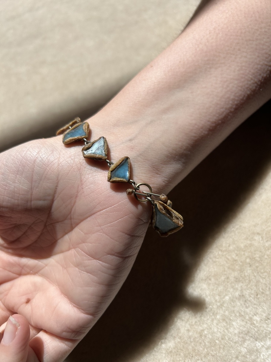 LINE VAUTRIN - BRACELET EN TALOSEL NOIR ET VERRES BLEU, 1960-photo-4