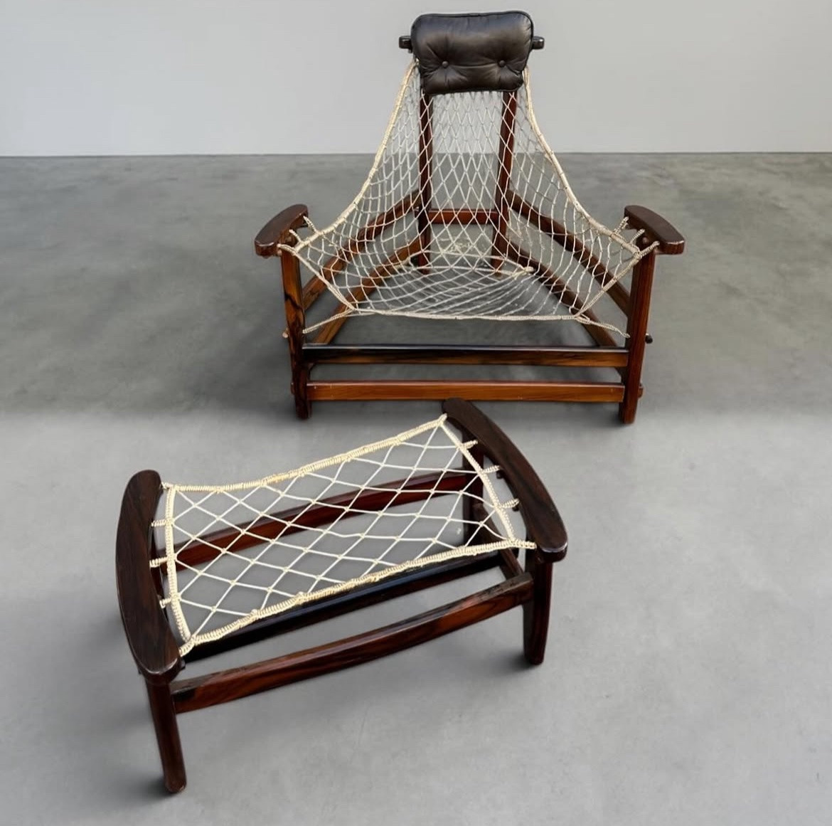 Jean Gillon -  Fauteuil et repose pieds « Janganda » 1968-photo-3