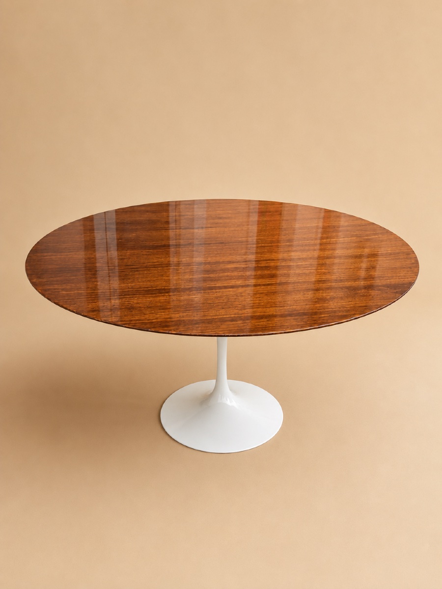 Eero Saarinen - Knoll - Table tulip en noyer circa 1970