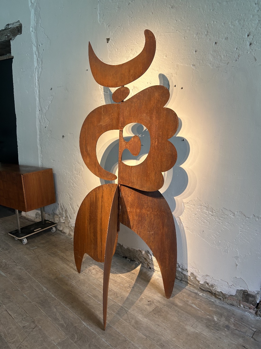 Grande sculpture en acier corten d’Antonine de Saint Pierre