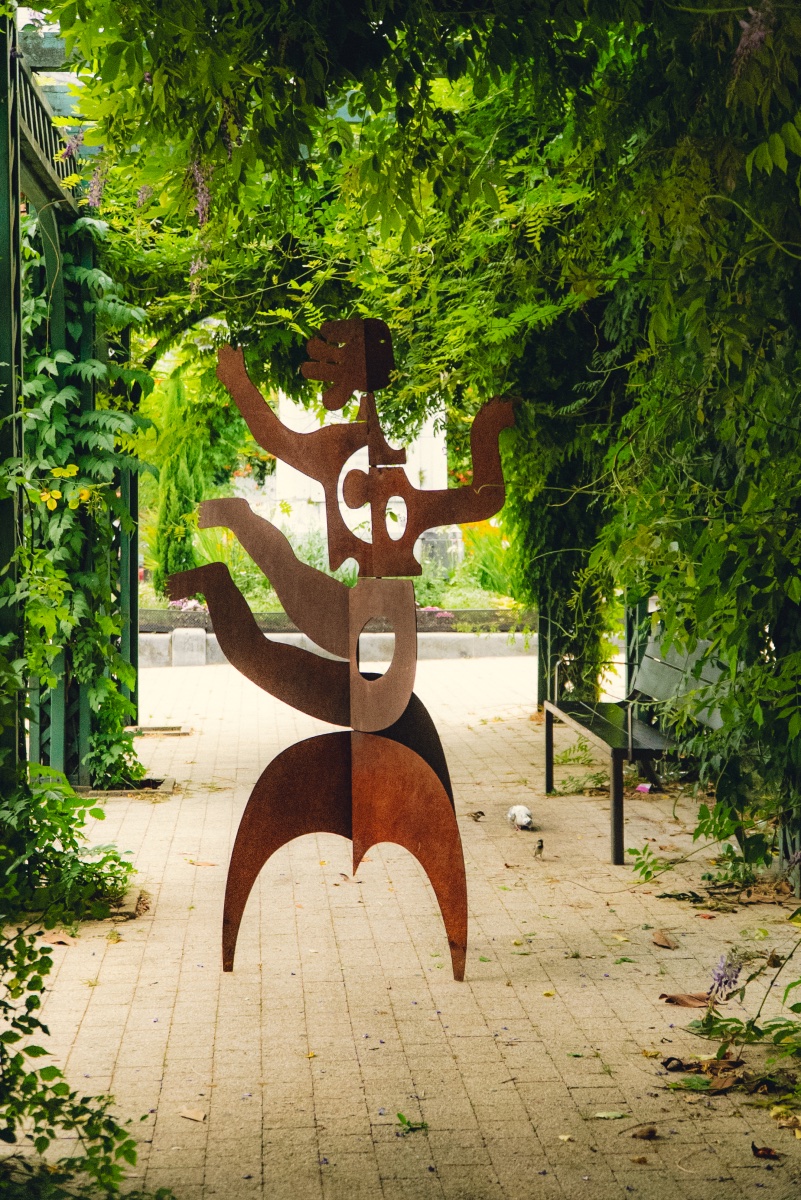 Antonine De Saint Pierre  - Large Sculpture Titled “eva” Made Of Oxidized Steel -photo-1