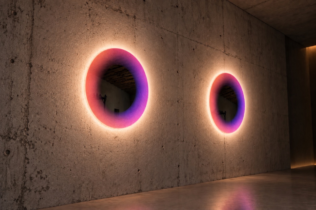 Patricia Urquiola - Pair Of Pink Lighted Mirrors-photo-2