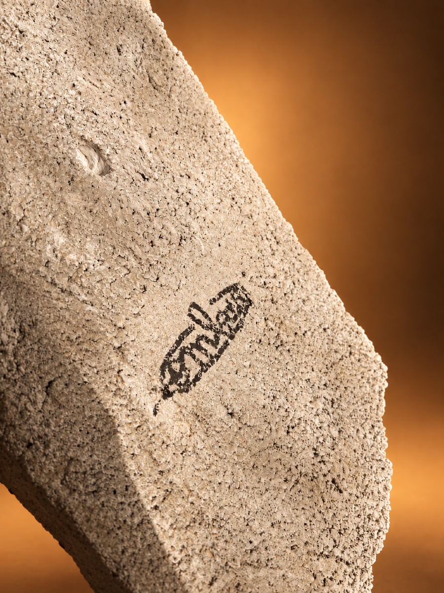 Robert Combas - Sculpture béton et corail -photo-1