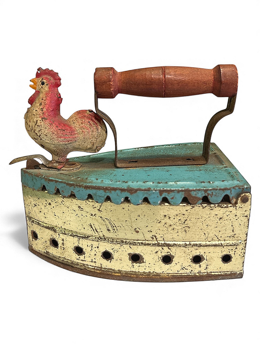 Jouet Ancien Vintage – Fer à Repasser De Poupée En Fer Avec Jeannette En Bois – Années 1960