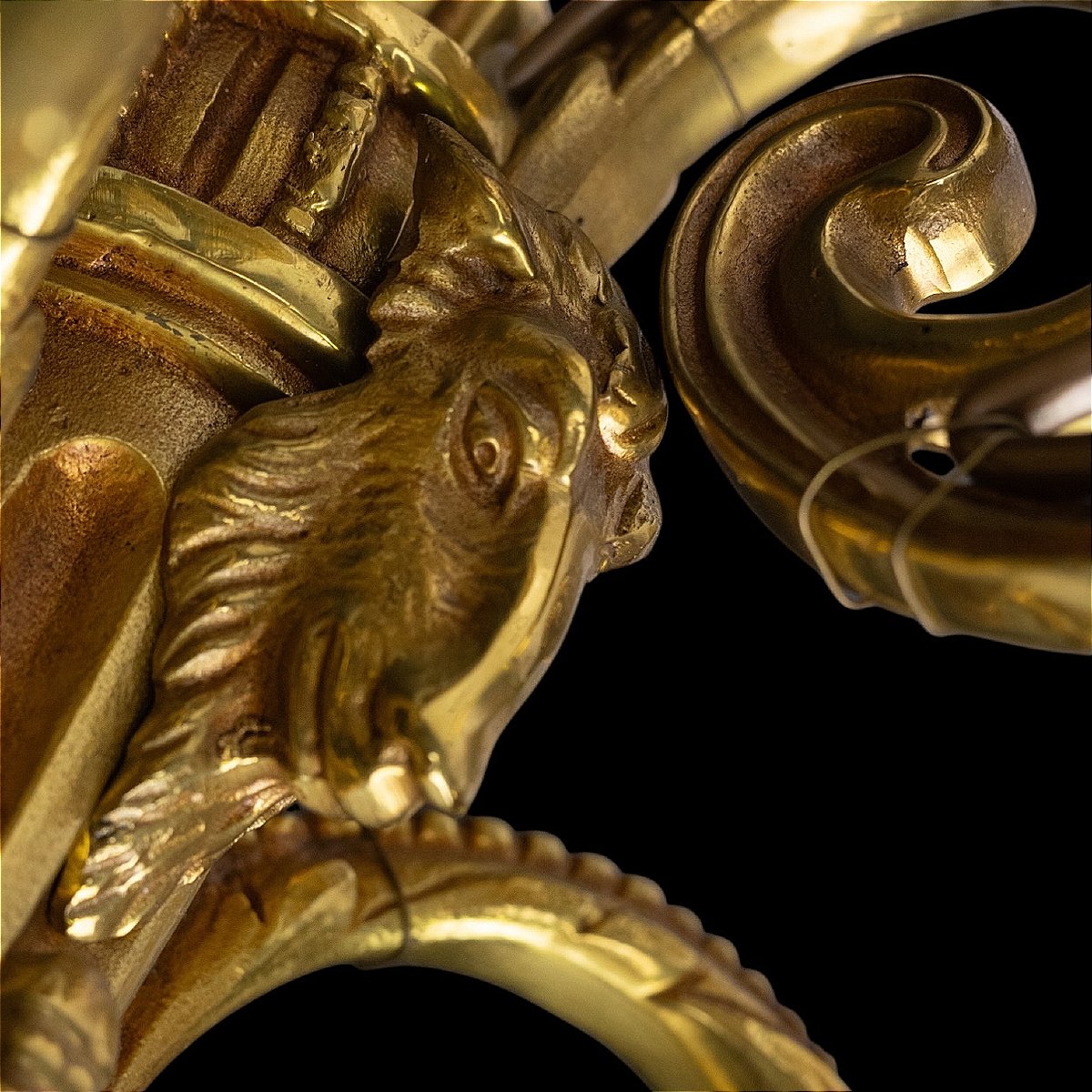 Paire d'appliques en Bronze doré aux Béliers et Carquois - Style Louis XVI - Fin XIXe siècle-photo-2