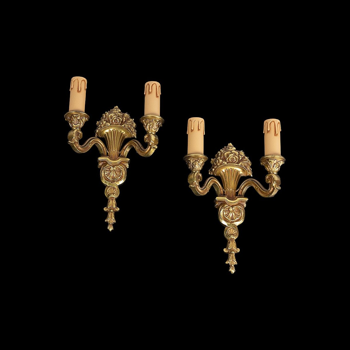 Pair Of Gilt Bronze Wall Sconces With Bouquets Of Roses - Louis XVI Style - 19th Century-photo-1