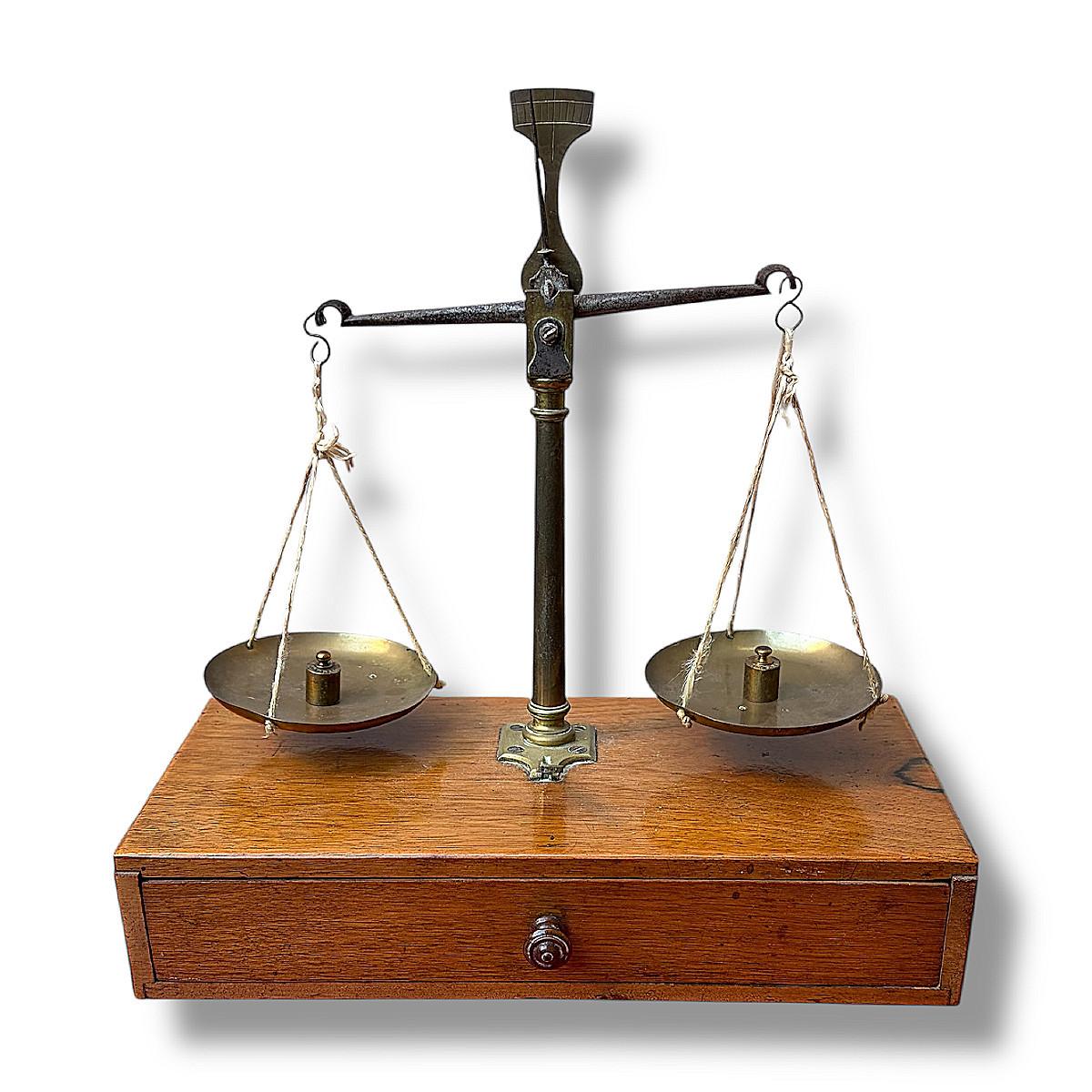 Balance de Bijoutier - Milieu XIXe vers 1850 - Coffret en Chêne - Fléau Signé MC et Poinçons