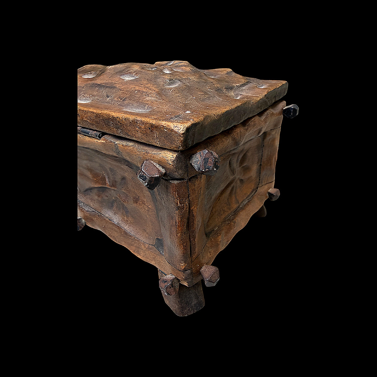 Medieval Style Carved Wooden Set - Studded Box & Two Candlesticks - Folk Art-photo-3