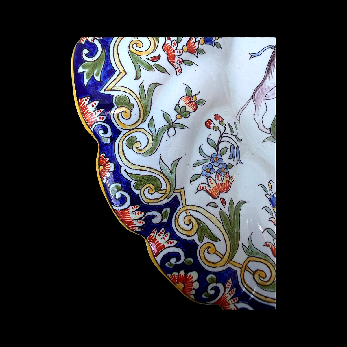 Plat en Faïence de Desvres - Blason de Bretagne "A Ma Vie" - Décor Rouen - XXe-photo-4