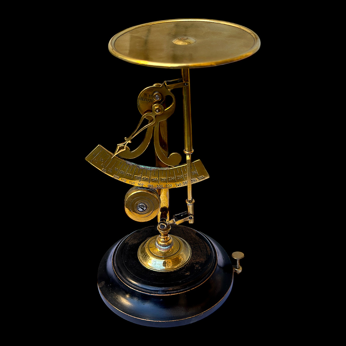 Letter Scale 300g - "nb Registered" - Late 19th Century - Counterweight Scale In Brass & Blackened Wood 
