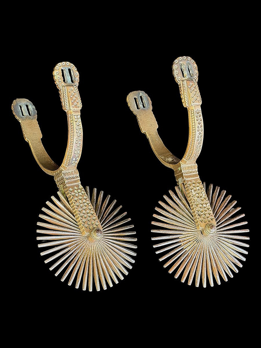 Paire d'éperons en Fer Forgé et Bronze - Amérique Latine - Fin XIXe siècle - Longueur 21cm
