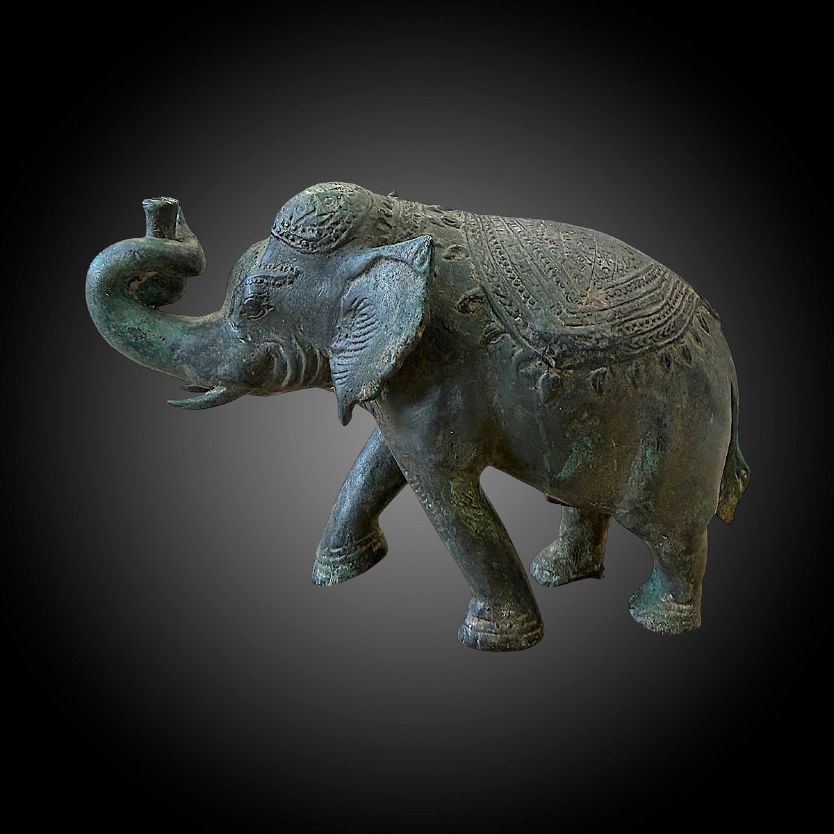 Bronze Elephant With Patina And Armor - Southeast Asia - Mid-20th Century, Circa 1970 - L 18 Cm