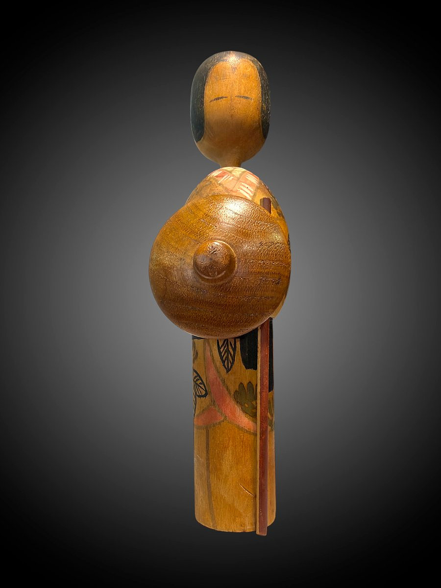 Poupée Kokeshi Japonaise Figurative En Bois Peint - Milieu XXe S. (vers 1960) - Hauteur 18,5 cm