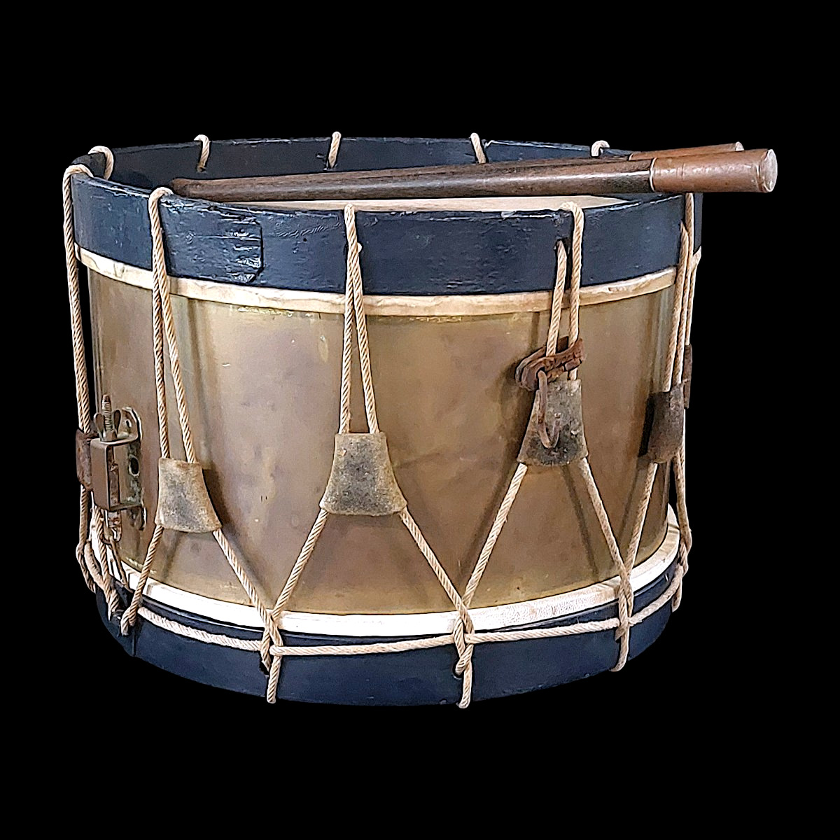 Tambour Militaire d’Infanterie, Sapeur ou Garde Champêtre avec ses Baguettes – XIXe Siècle