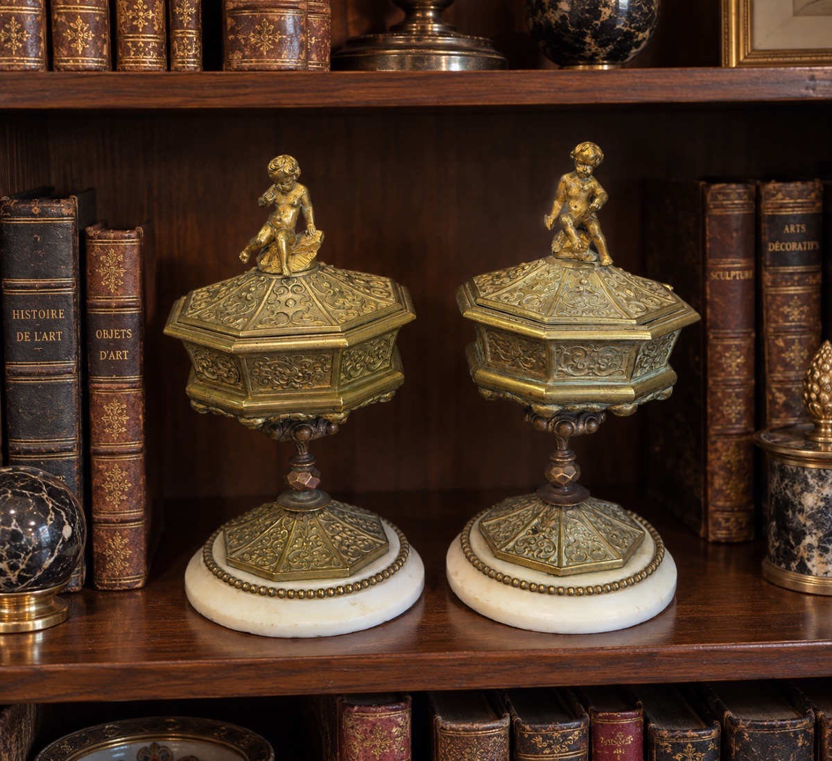 Pair Of Octagonal Gilded Bronze Candy Dishes Decorated With Putti—alabaster Bases—19th Century-photo-2