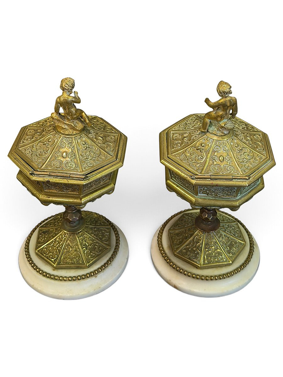 Pair Of Octagonal Gilded Bronze Candy Dishes Decorated With Putti—alabaster Bases—19th Century-photo-2
