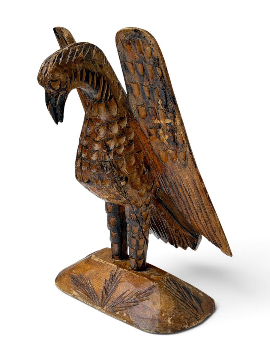 Aigle en bois sculpté aux ailes déployées sur son socle amovible - Art populaire - Hauteur 29cm-photo-2