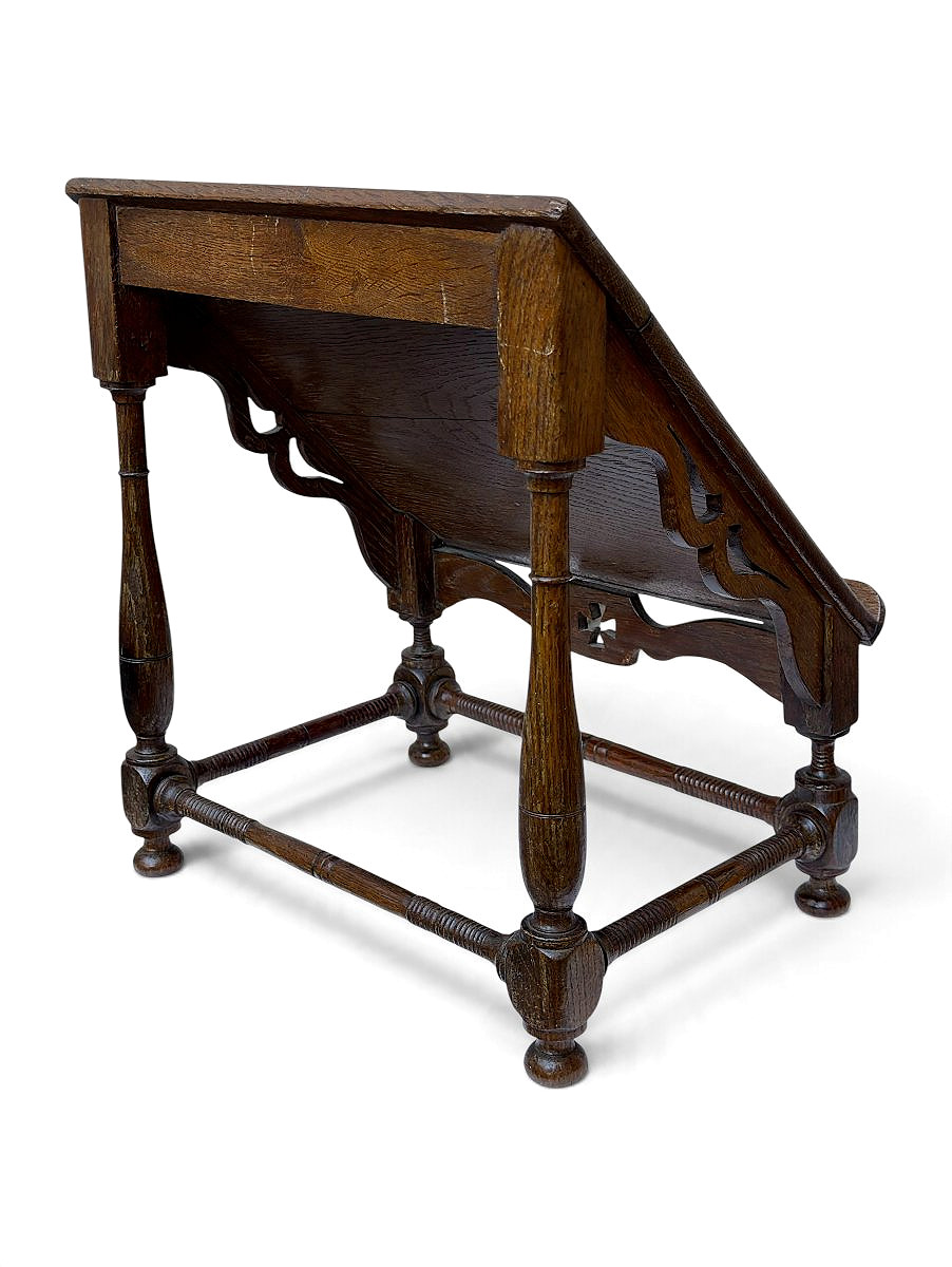 Lutrin de table en chêne sculpté à croix pattée Mobilier rustique Français - Époque XIXe siècle-photo-4