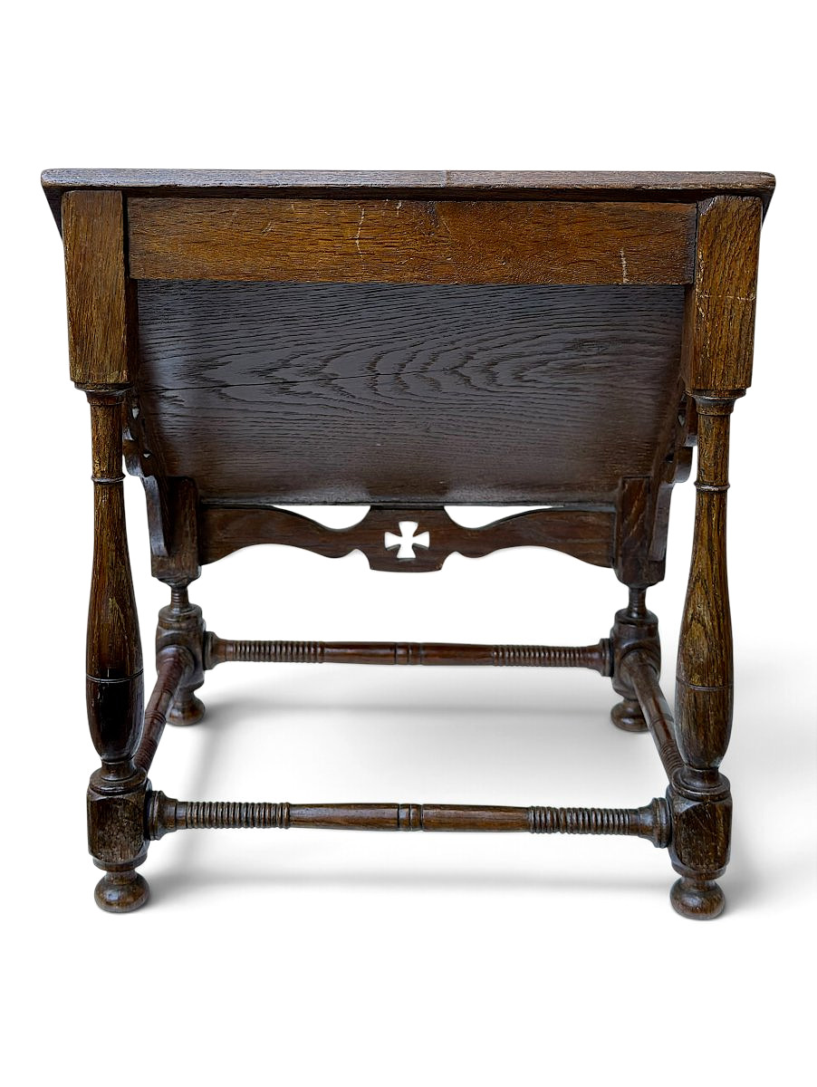 Lutrin de table en chêne sculpté à croix pattée Mobilier rustique Français - Époque XIXe siècle-photo-3