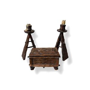 Ensemble Style Médiéval en Bois Sculpté - Coffret Clouté & ses Deux Bougeoirs - Art populaire