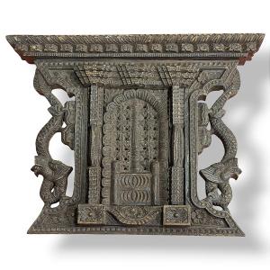 Indo-nepalese Carved Wood Architectural Element With Dragons And Arch - 19th Century