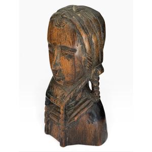 Carved Wooden Bust Of A Woman In Traditional Dress - Folk Art, Early 20th Century - Circa 1920