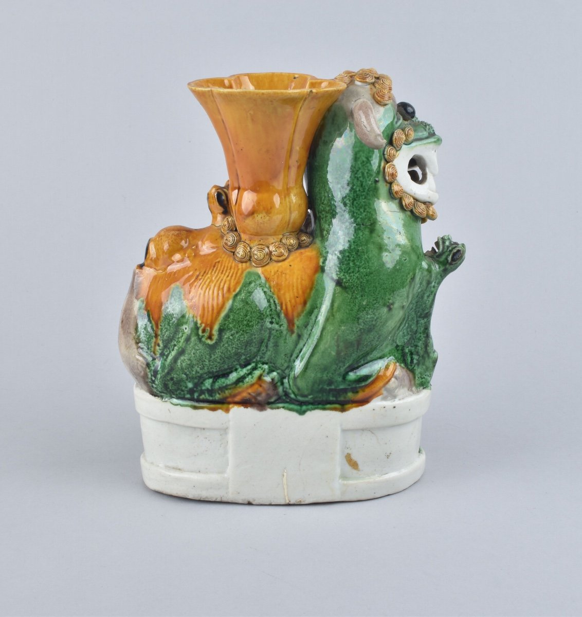 A Large Chinese Buddhist Lion Candleholder Decorated With Famille Verte. Kangxi Period-photo-4