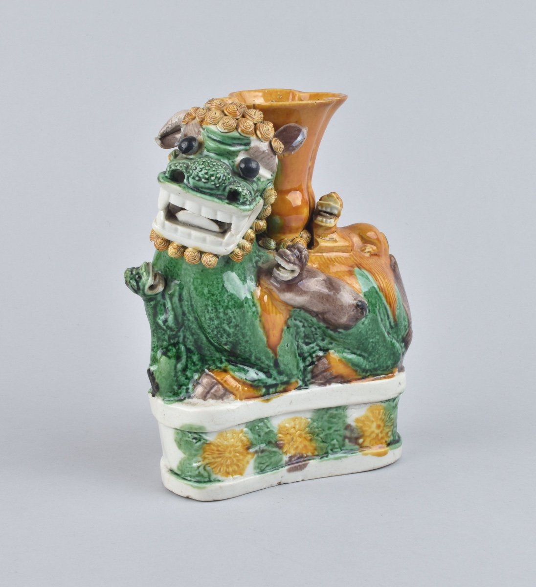 A Large Chinese Buddhist Lion Candleholder Decorated With Famille Verte. Kangxi Period-photo-1